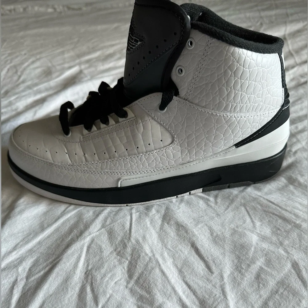 Air Jordan 2 Retro "Wing It" Youth Size 7 NWOT - Picture 8 of 13